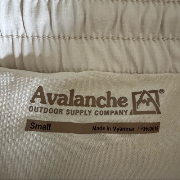 Avalanche Cream Outdoor Skirt with built in Shorts, S - Picture 8 of 11